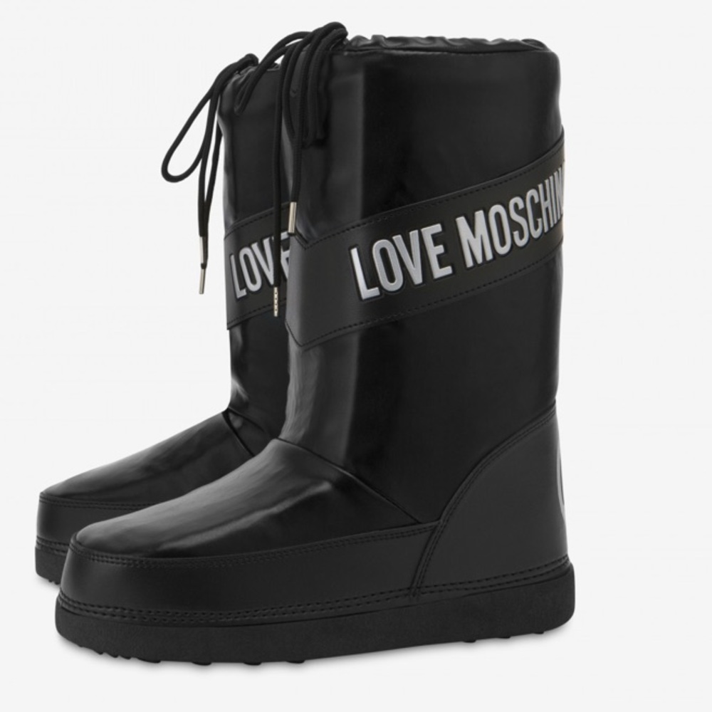 Revolve Love Moschino snow boots size 8, 37/38